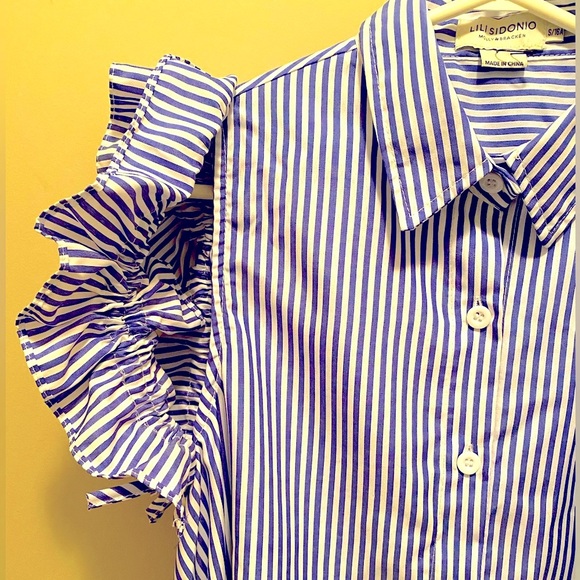 Molly Bracken Lili Sidonio striped dress. Ruffle detailing with cut outs. - Picture 5 of 6